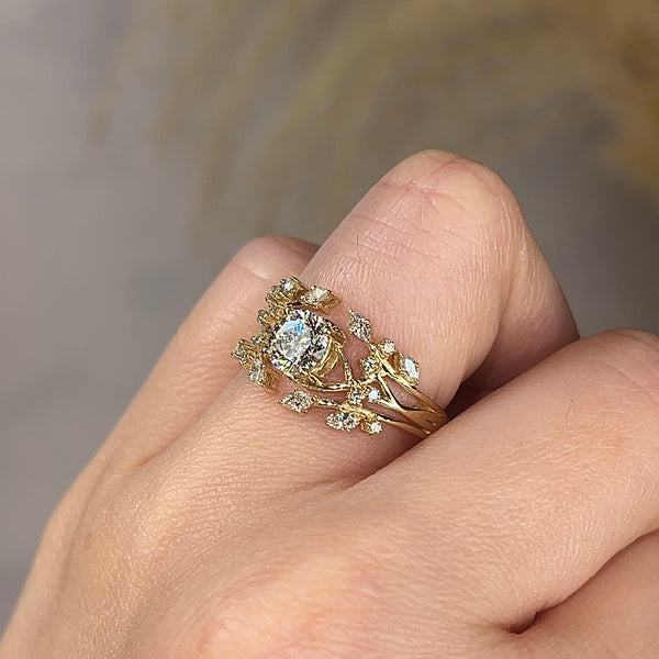 "Katerina" Foliage Weave Leaf Round Brilliant Cut Diamond Engagement Ring