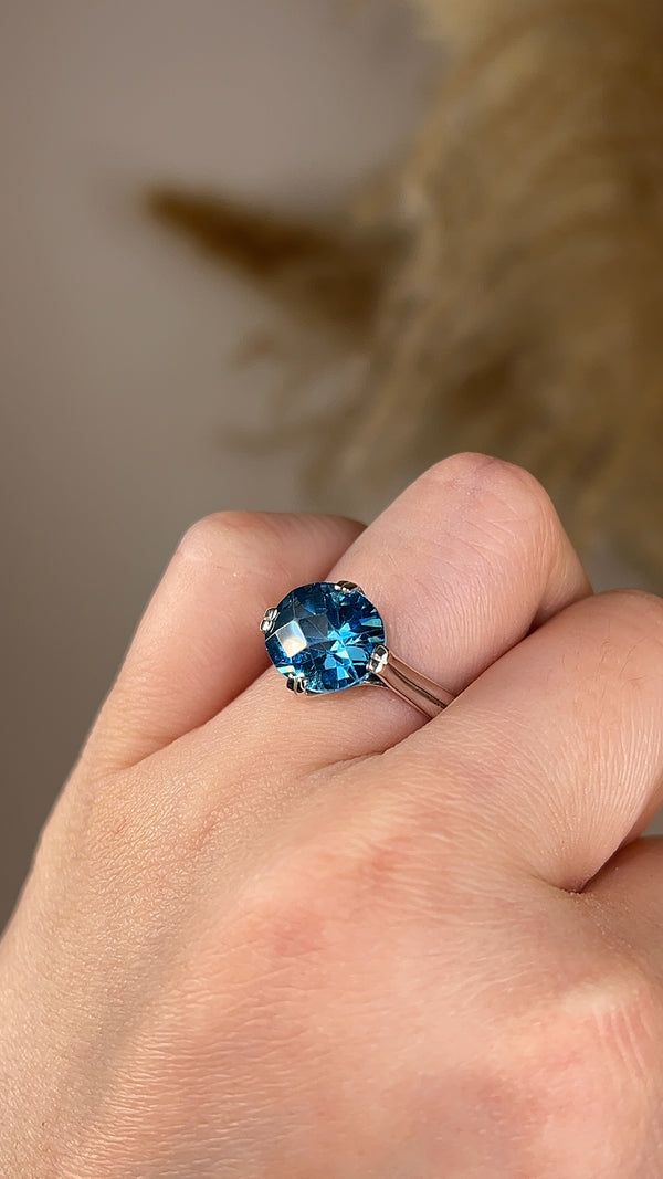 "Moana" Blue Topaz Oval Cut Solitaire Platinum Ring