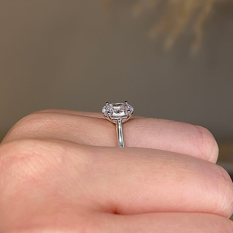 "Poppy" Solitaire Oval Brilliant Cut Diamond Engagement Ring SSOC05 - HEERA DIAMONDS