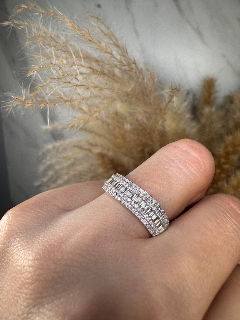 Platinum 0.59ct Diamond R.B.C & Baguette Wave Ring