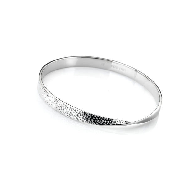 Quest Twist Bangle Hot Diamonds