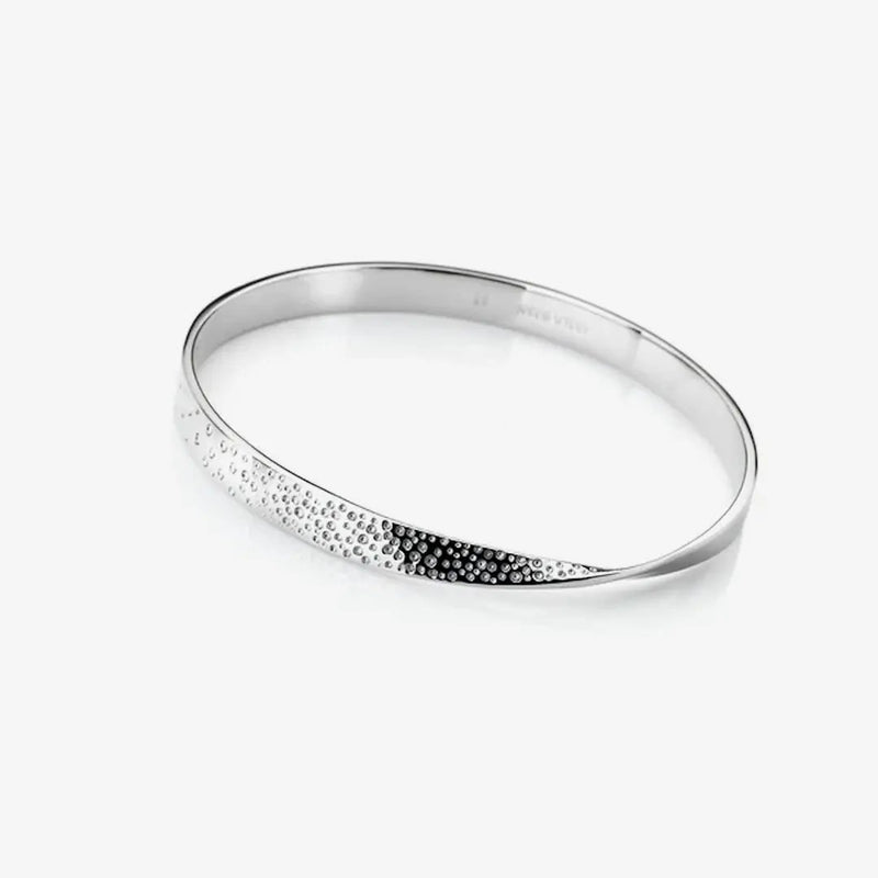 Quest Twist Bangle Hot Diamonds