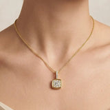 WHITE GOLD CLUSTER DIAMOND PENDANT WITH CHAIN