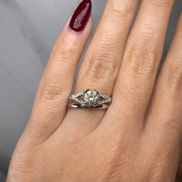 "Zyne" Round Cut Diamond Shoulder Matching Set Engagement Ring HEERA DIAMONDS